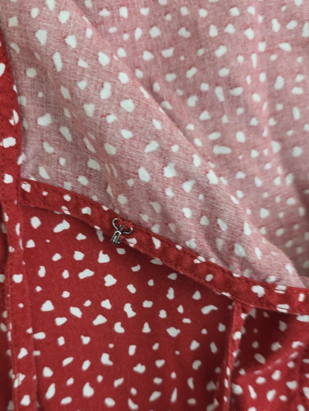 *Ava & Viv Plus Size 2X Red Ditsy Floral Peplum Blouse Tie Neck Puff Sleeve - Picture 3 of 7